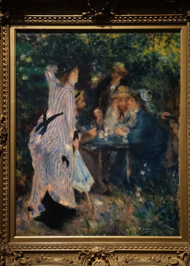 今回の展覧会の中でのお気に入りに作品の1つ<br />ピエール= オーギュスト・ルノワール<br />「庭にて、ムーラン・ド・ラ・ギャレットの木陰」1876年<br />ルノワールの傑作「ムーラン・ド・ラ・ギャレットの舞踏会」と同時期に描かれたものでモデルやモデルの着ている服装はほぼ一緒です。<br />