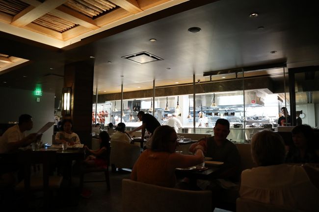 モダンホテルにあったモリモトよりカジュアルな感じがしました。<br />でも洗練されてるし、店員さんも笑顔で感じ良かったです。<br />バービー人形みたいな可愛いウエイトレスさんと奥さんは写真撮ってました。<br />