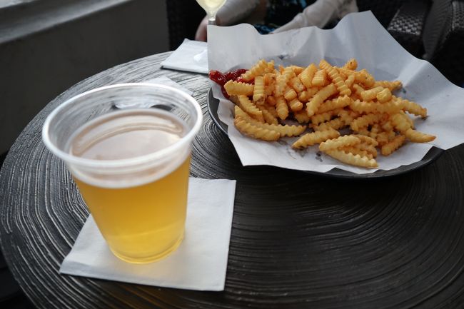 バトとポテト。リーズナボーな価格でした。