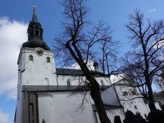 その先に、トームキリク（大聖堂）が見えてきました。

エストニアで最古の教会とのこと。