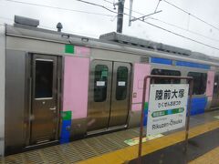 仙石東北ラインの仙台行きとすれ違い。
ダイヤ上、向こうはこの駅通過。