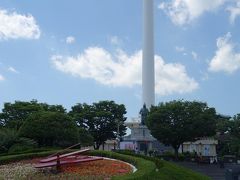 13:57龍頭山公園到着。釜山タワーと李舜臣の銅像と花時計。