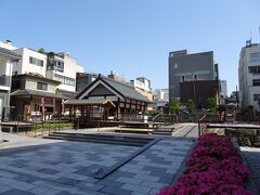 予定より一本早い列車で着いて時間があったので、近くの北ノ庄城跡を再訪してみたら、6年前にあった天守閣の復元模型がなくなっていました（期間限定で設置されていたようです）。

2012年の福井旅行記
https://4travel.jp/travelogue/10661362