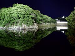 最後に夜の彦根城に映る美しい風景を一枚パチリ☆して、本日のお宿へと戻っていきました