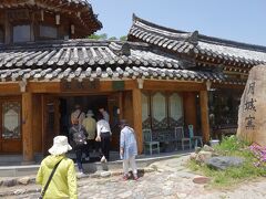 12:10に仏国寺の近くにある窯元(月城窯)に到着。