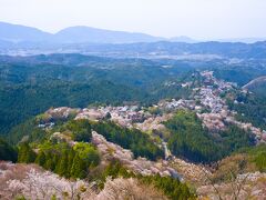 修行門から下っていき、吉野山の絶景ポイント花矢倉展望台。