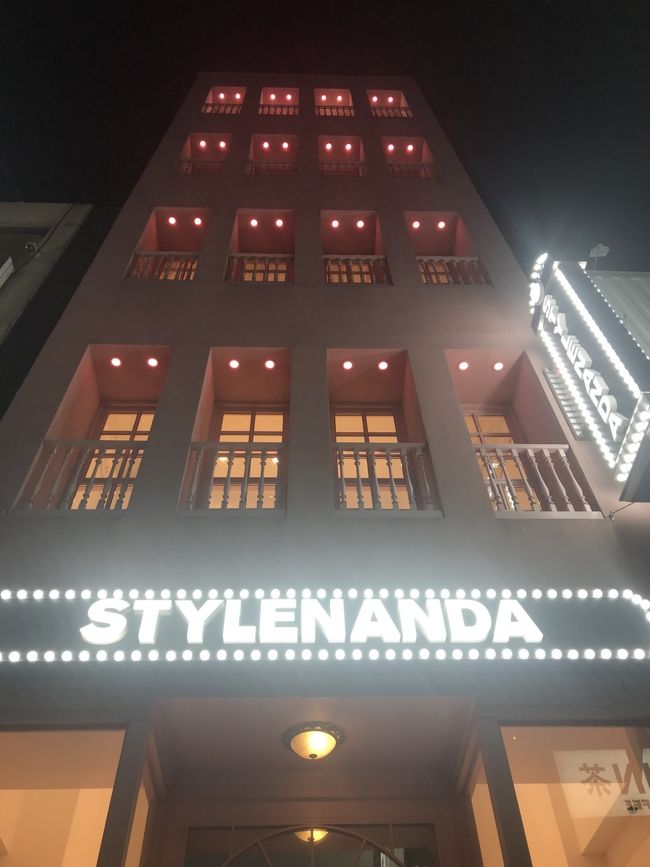 この日明洞はブラブラして、パン屋でケーキを買い、STYLENANDAのピンクに興奮し、名前忘れましたがなんだかマートで韓国海苔、ホテルで飲む物を調達し終了しました。