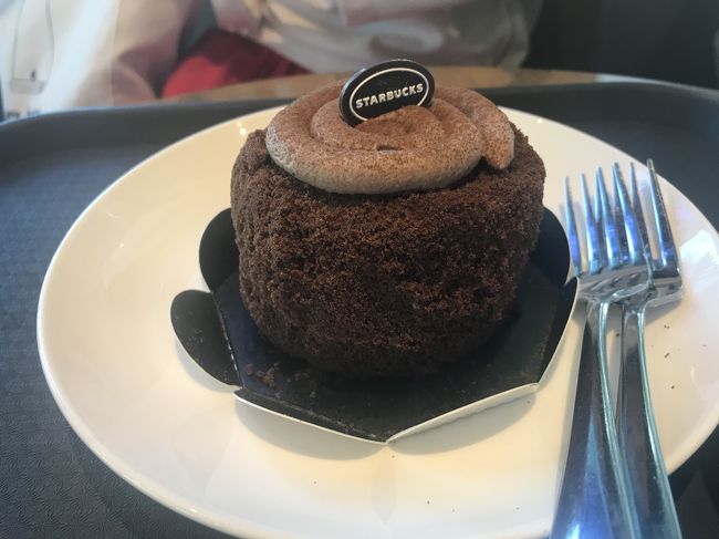 友人は大のチョコレート好き。<br />今回の旅行でホントに好きなんだなと理解しました。<br />チョコレートケーキ、チョコレート味のソフトクリーム...。(O_O)