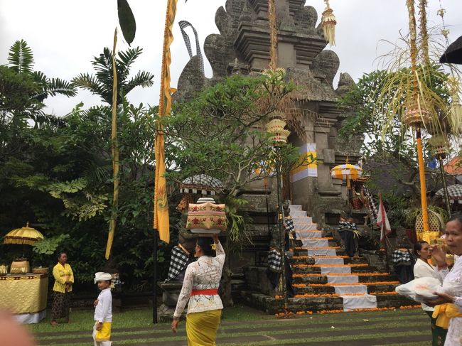 お寺へお祈りに行きます