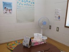 ご主人にその時の話とお礼を言って
比川共同売店へ
中にはゆんたく出来るスペースがあったので
アイスを食べました。