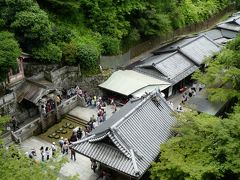 下に見えるのが音羽の瀧
清水寺の開創の起源であり、寺名の由来となった瀧