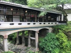 11:00極楽橋駅に到着

支払いはICOCAでもできました

ホームから出てこの通路ほ通ってケーブルカー乗場へ
