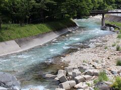 そしてこの温泉街を流れる四万川もすっごく綺麗！