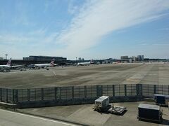 定刻より早めに成田空港に無事到着！
入国審査もスムーズ、やっぱり日本だー！