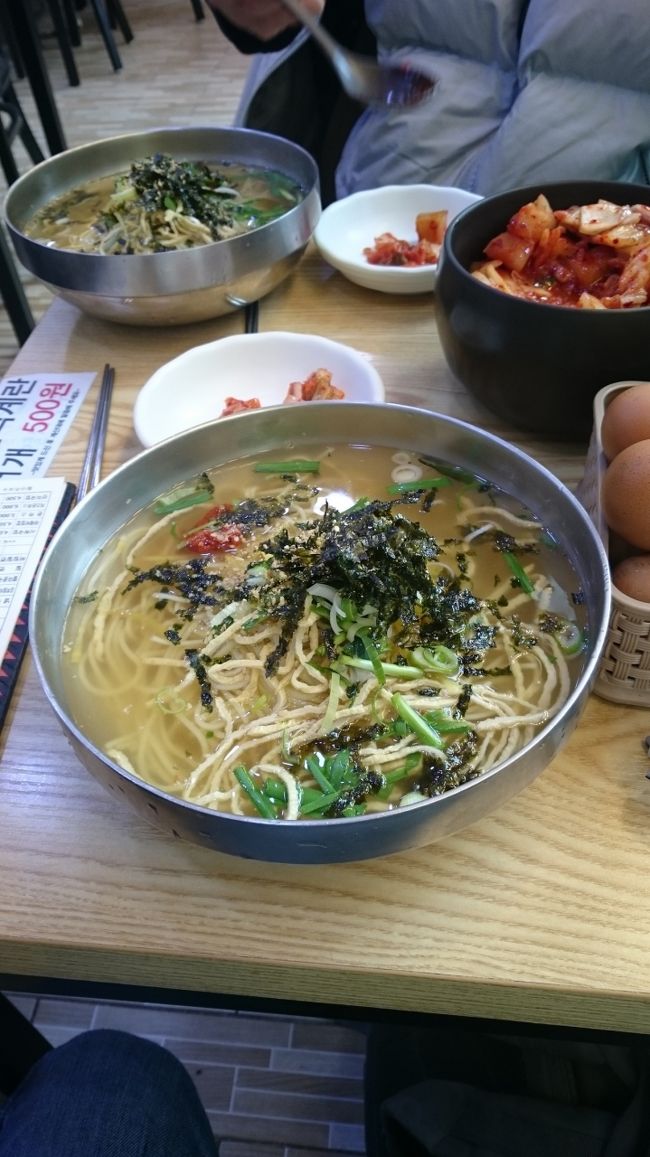 鰯ククス<br />2500ウォン<br />西面付近で適当に入ったお店<br />