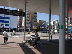 高松駅前にある、高速バス乗り場です。高松から高知行きのバスに乗車しました。バスのなかは、コンセントがあり、Wi-Fiも使えました！便利です！！