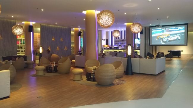 １４時にチェックインしようとしたらまだ部屋が用意できないとのことでフロント向かいのバーで好きなドリンク飲んでいいよ<br />準備できたら声掛けするねとのこと