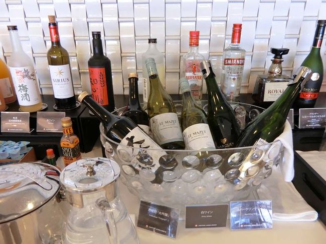 フィリピン航空はANAグループなのにチェックインカウンターもラウンジもJALでした。<br /><br />どうなってるのかよくわかりません。