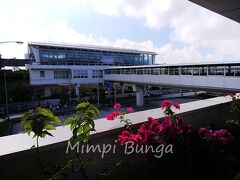 約５ヶ月ぶりの那覇空港。
まずは、ゆいレールで県庁前駅を目指します。