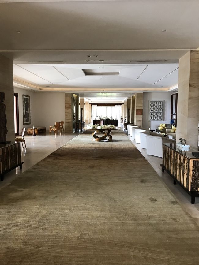 階段を下りたところ。