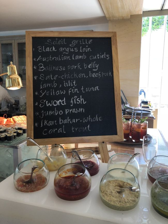 こちらは焼き物コーナー<br />いろんなものがあります。<br />