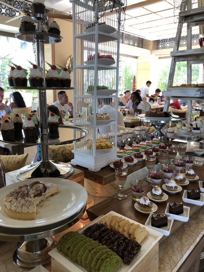 デザートコーナー<br />Muliaはデザートめっちゃ美味しいの。<br />い－－っぱいたべられます。<br />