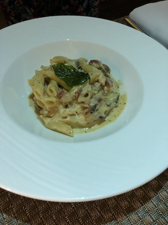 カルボナーラのペンネ