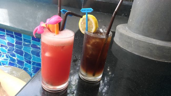 プールバーでも飲む