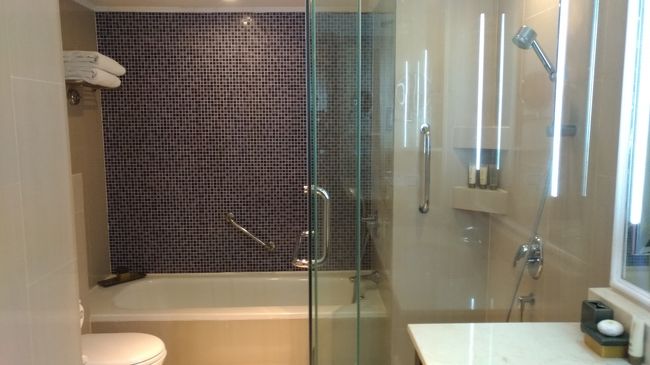 バス＆シャワーもかなり綺麗です