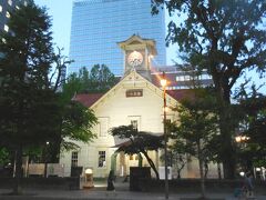 一日の予定を終了したので

札幌時計台を経由して

ホテルへ。

本日の歩いた歩数12,160歩、歩行距離8.8㎞
