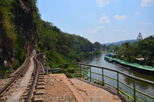 アルヒル桟道通行時の動画（川側）です。<br />https://youtu.be/13nbJmrHbBw<br />川側を見たい人はカンチャナブリから進行方向左を確保してください。