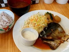 続いてランチへ。
身体にやさしい定食のお店。