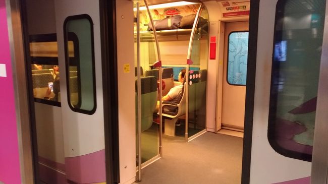 エアポートトレインでLCCターミナルへ向かいます