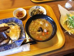 上田駅からレンタカーで出発。農家レストラン里の食にて昼食。土曜なのに空いていて、お客さんは自分たち含めて3組。
