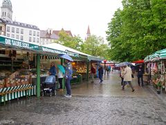 【ミュンヘン観光 DAY1】

朝からミュンヘンの中心で行われているヴィクトアーリエンマルクト(Viktualienmarkt)にやってきました。1800年代から続く歴史ある市場にはお店がたくさん。