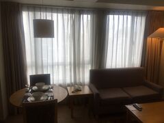 宿泊先はワンパシフィックプレイスホテルです。

マカティの中にあり、出張滞在先としても人気だそうです。