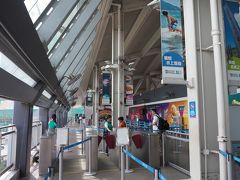 ケーブルカー「昂平（NGONG PING）360スカイレイル」の乗り場に到着！
日曜日は9時から運行しているケーブルカーですが、朝10時前の乗り場は人が少なくサクサク乗れました。
昼近くからはかなり込み合うらしいです。

ちなみに私は公式ウェブサイトから10時30分のチケットを買っていましたが、早く着いても特に問題なく乗れましたｗ
https://www.np360.com.hk/en/