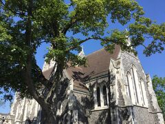 人魚姫を見た後海沿いに歩いてきて
ゲフィオンの噴水に来るとその奥には
St Alban's Church
聖アルバニ教会
がありました。
地味な色で落ち着いた建物でした。