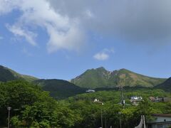 左から茶臼岳、朝日岳、鬼面山。