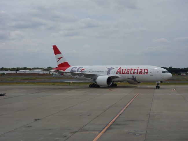 オーストリア航空のB777-200 に乗りました。ウィーン行き，OS52