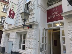 昨年宿泊したHOTEL ALSTER NOVUMは

中央駅とアルスター湖の間にあります