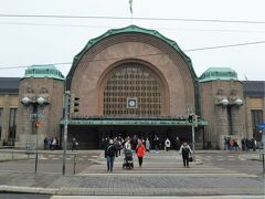 10：02
　ヘルシンキ中央駅着。