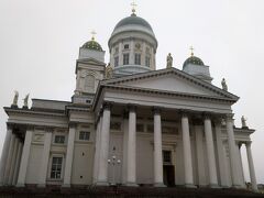 　ヘルシンキ大聖堂はルーテル派の教会。1830～52年にかけてこの姿に改装されたそうです。