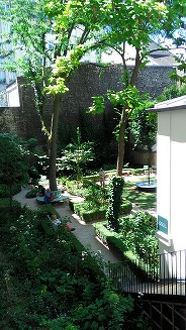 こちらのお庭が素晴らしき。<br />外の喧騒が嘘のような静寂。<br />しばらくベンチに座ってぼんやりしていました。<br />