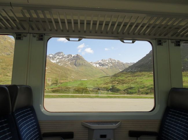 ほぼ満員だった車内が　がら空きに