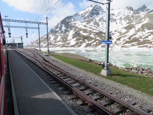 一番標高2253mの高いオスピオ・ベルリナ駅へ