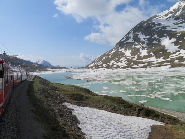 天気もいいせいか　氷河も多少残って　素晴らしい景色が広がる