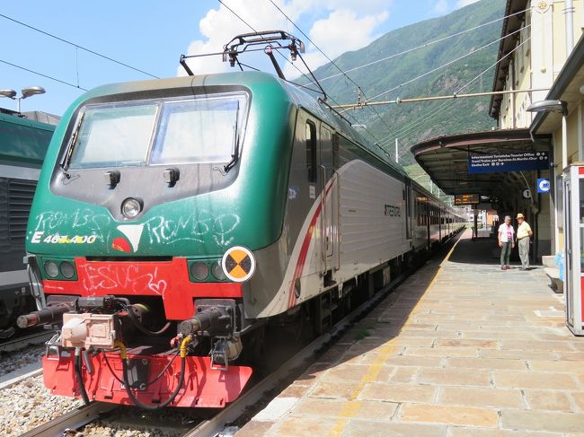 イタリア：ミラノ行列車が