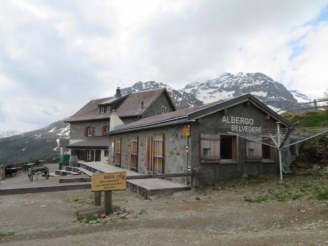 シーズン前の山のレストラン：開店準備中