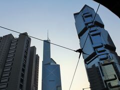 リッポーセンターのフォルムもなんとも言えない独特の存在感。
このビルもまた香港を象徴する形よねー